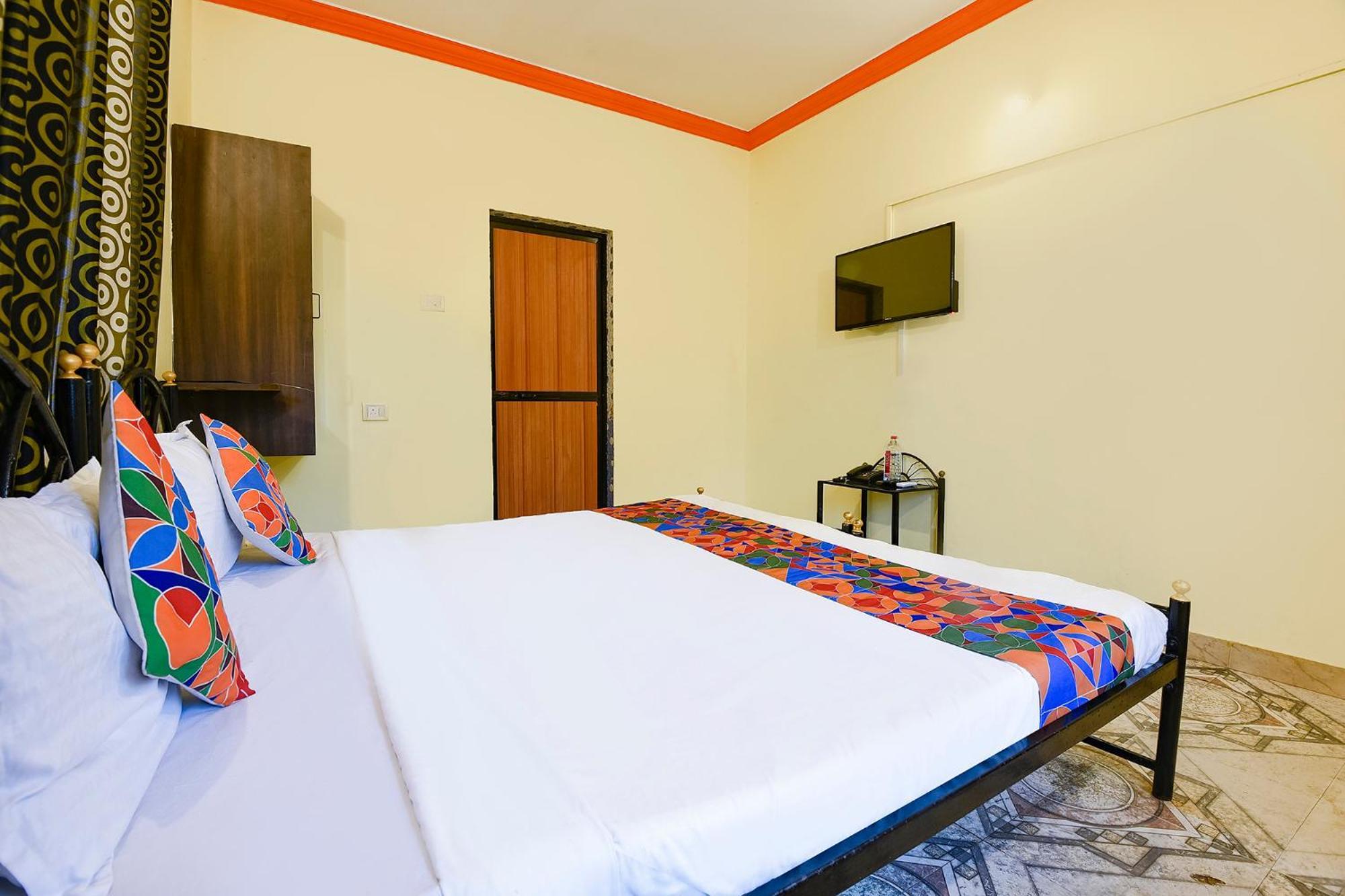 Fabhotel Joaquim Beachside Resort - Nr Tito'S Lane, Baga Beach Exterior photo